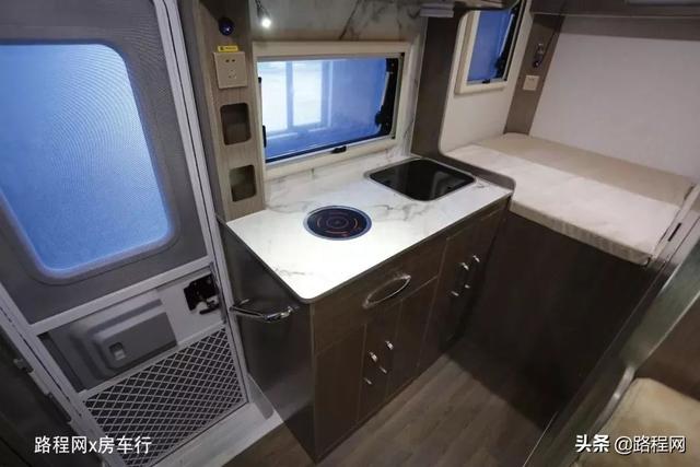 内饰温馨，配置齐全的四款高性价实用型科发房车