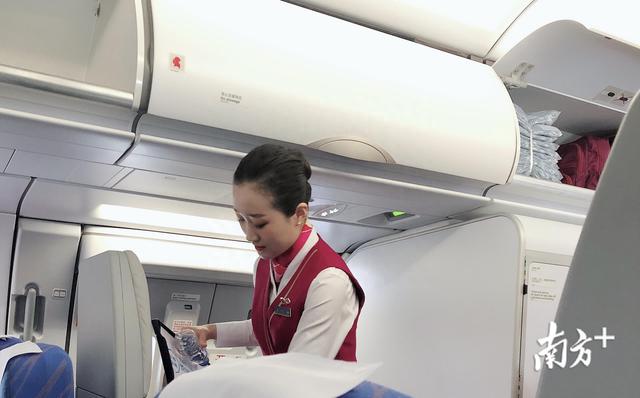 美！春运“多彩制服”已“配齐”，你何时回家找“佩奇”？