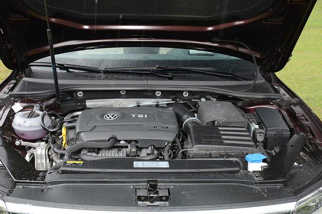 巩固标杆地位 试驾新款一汽-大众迈腾