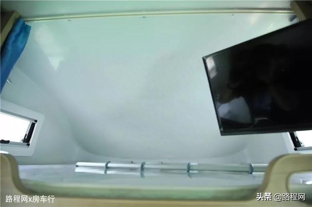 内饰温馨，配置齐全的四款高性价实用型科发房车