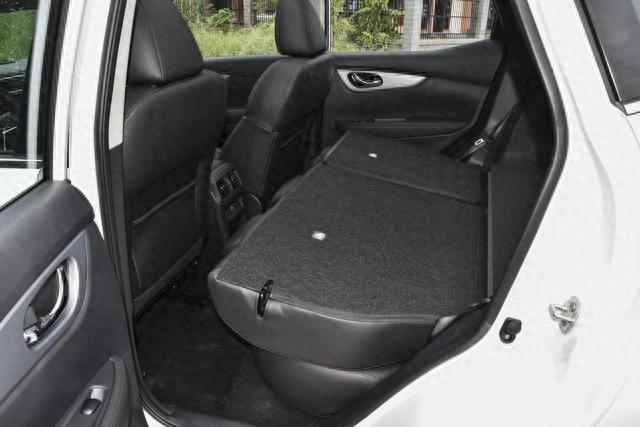 逍客全速段智能导航 紧随同伴不掉队