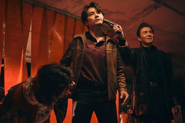 林家栋的《手卷烟》：落魄古惑仔倒卖金钱龟，港片复兴有望