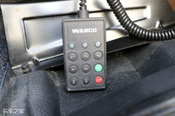 总长20米，还是国六排放，解放J6中置轴货车来了