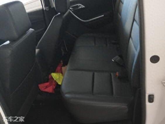 强有力的品牌支撑，家用皮卡主流水准，江铃域虎7好开又省心