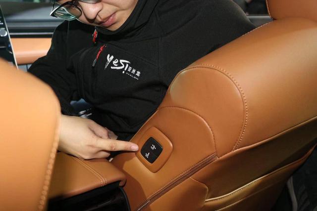 外表很“嚣张”，内心却很丰田！场地试驾一汽丰田亚洲龙