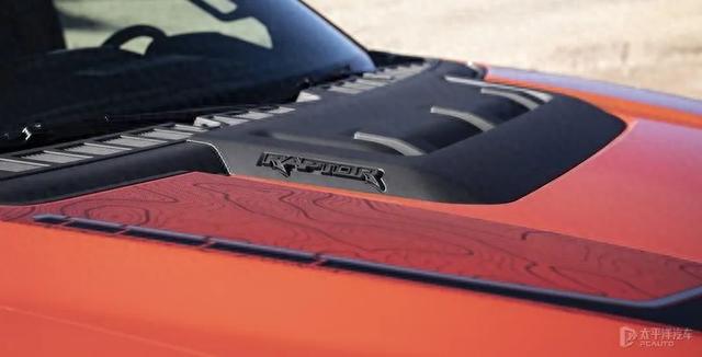 配136L油箱，堪称皮卡界天花板！全新一代福特F-150猛禽上市了