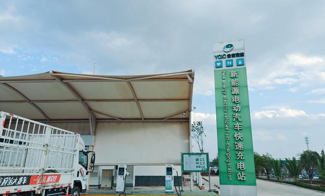 绿牌车过8年质保，看到更换电池的价格后，车主：早知道买油车了