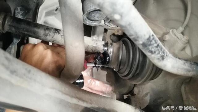 出现不定时异响，众泰T600半轴球笼加油！