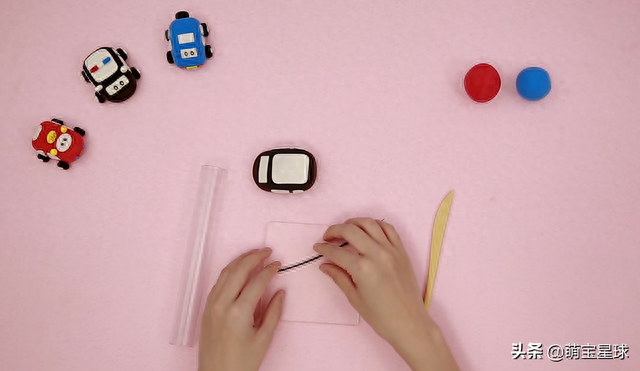 「粘土小汽车」我们做几辆小汽车和迪伦一起去冒险吧