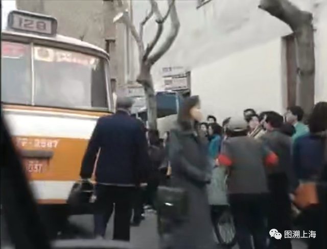 你还记得当年被BB机冠名的3条公交线路吗？