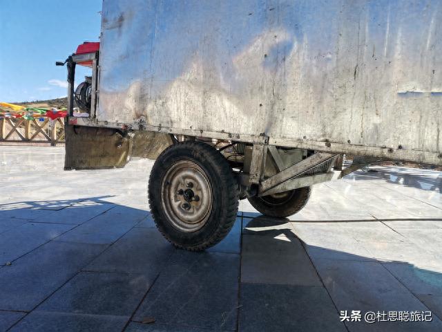 汉EV耗电22爬上红拉山垭口，遇到牛人改装增程式电三轮游全国