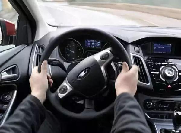 方向盘为什么会自动回正？你想过其中的原因吗？