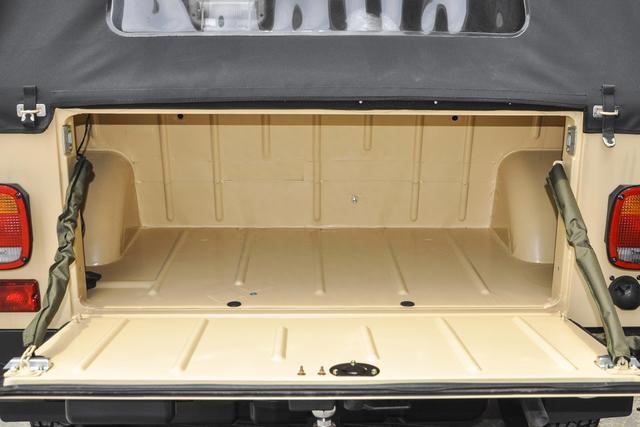 情怀老车BJ212，除了越野适合家用吗？