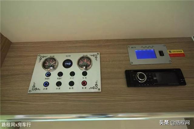 内饰温馨，配置齐全的四款高性价实用型科发房车