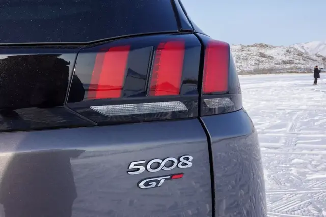 1.8T+8AT，这台前驱SUV也能玩冰上漂移，你敢信？