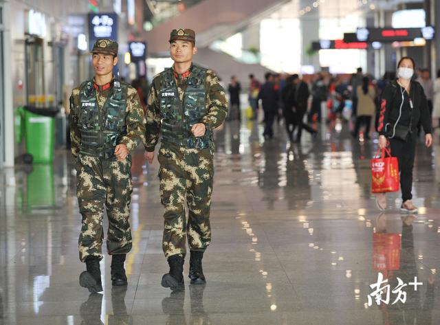 美！春运“多彩制服”已“配齐”，你何时回家找“佩奇”？