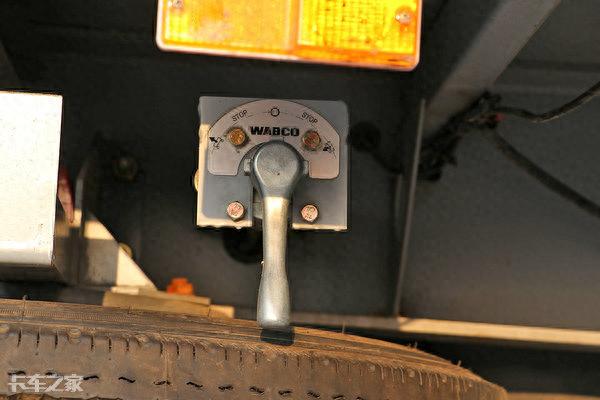 总长20米，还是国六排放，解放J6中置轴货车来了