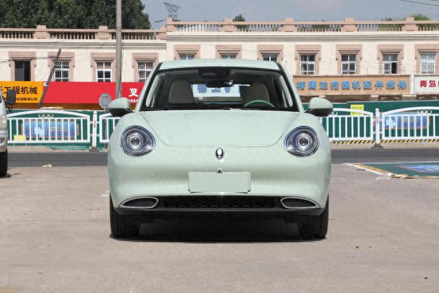 带豪华质感的便宜大空间电动代步车，续航401KM带快充，欧拉好猫 