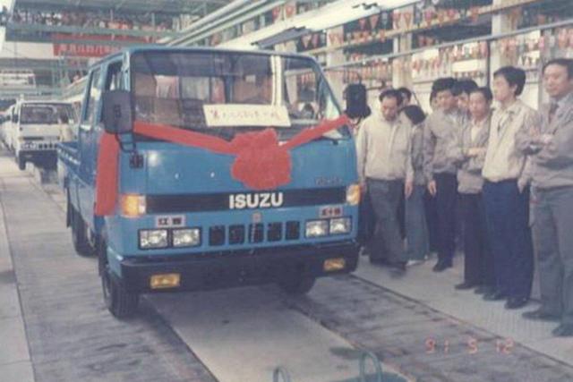 “轻卡王者”的崛起之路，一文看完百年五十铃的传奇历史