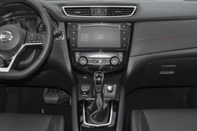 逍客全速段智能导航 紧随同伴不掉队