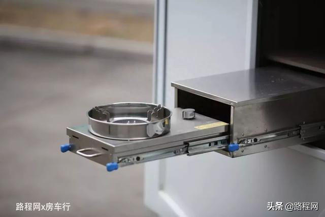 内饰温馨，配置齐全的四款高性价实用型科发房车