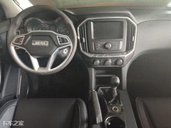 强有力的品牌支撑，家用皮卡主流水准，江铃域虎7好开又省心