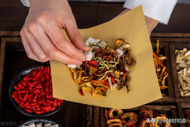 政策密集加码！中药板块异动走强，机构重仓的10大中药股名单梳理