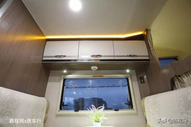 内饰温馨，配置齐全的四款高性价实用型科发房车