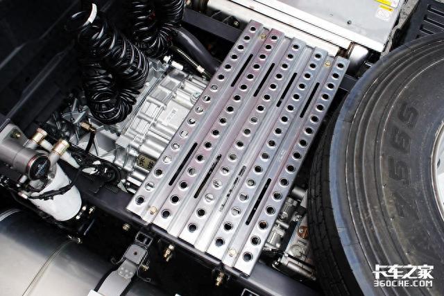 潍柴510马力配12挡AMT，2022款乘龙H7“上新”！这些地方变了