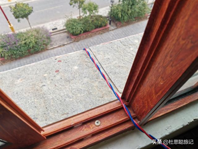 汉EV耗电22爬上红拉山垭口，遇到牛人改装增程式电三轮游全国