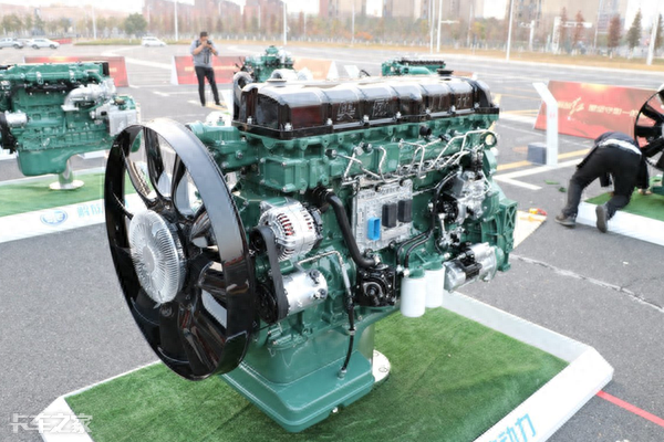 总长20米，还是国六排放，解放J6中置轴货车来了