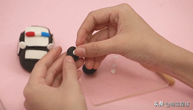 「粘土小汽车」我们做几辆小汽车和迪伦一起去冒险吧