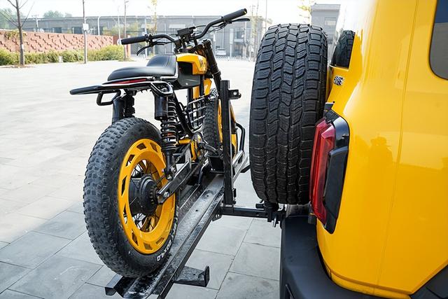 实拍坦克300边境限定版与BUXUS联名纯电越野自行车