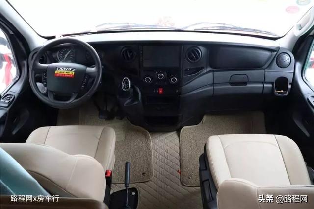 内饰温馨，配置齐全的四款高性价实用型科发房车