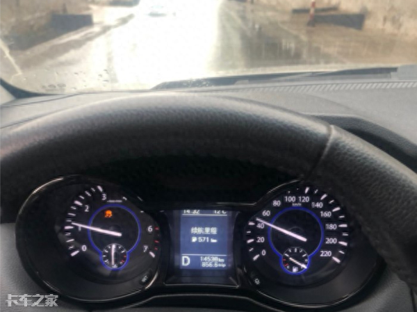 强有力的品牌支撑，家用皮卡主流水准，江铃域虎7好开又省心