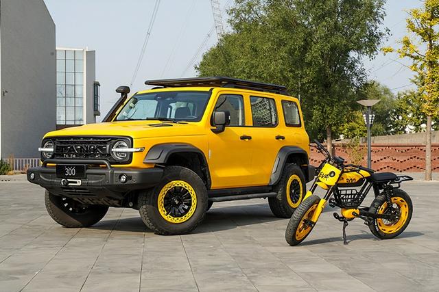 实拍坦克300边境限定版与BUXUS联名纯电越野自行车