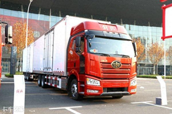 总长20米，还是国六排放，解放J6中置轴货车来了