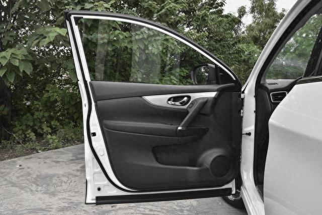 逍客全速段智能导航 紧随同伴不掉队