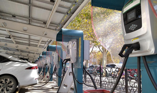 绿牌车过8年质保，看到更换电池的价格后，车主：早知道买油车了