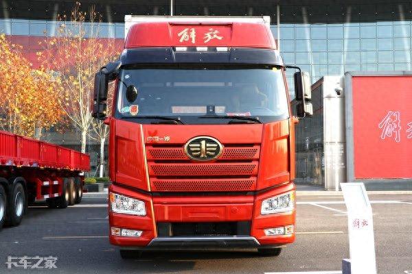 总长20米，还是国六排放，解放J6中置轴货车来了