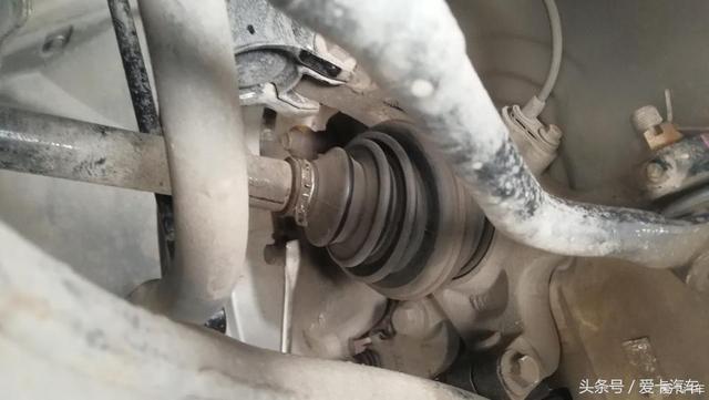 出现不定时异响，众泰T600半轴球笼加油！