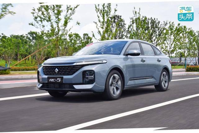 10万元掀背轿车还配L2自动驾驶，动态体验新宝骏RC-5