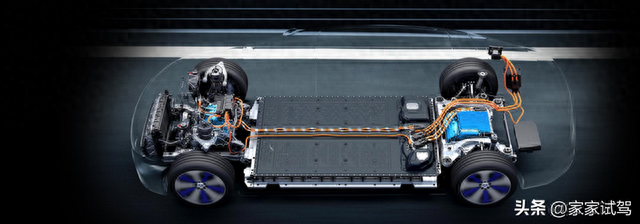 汽车发明者奔驰的创新 纯电EQS以豪华鉴初心