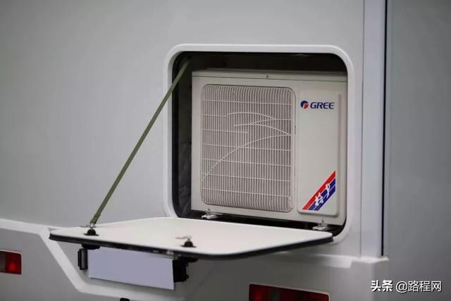 内饰温馨，配置齐全的四款高性价实用型科发房车