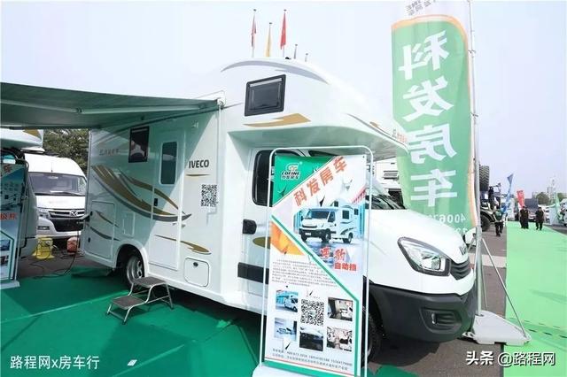 内饰温馨，配置齐全的四款高性价实用型科发房车