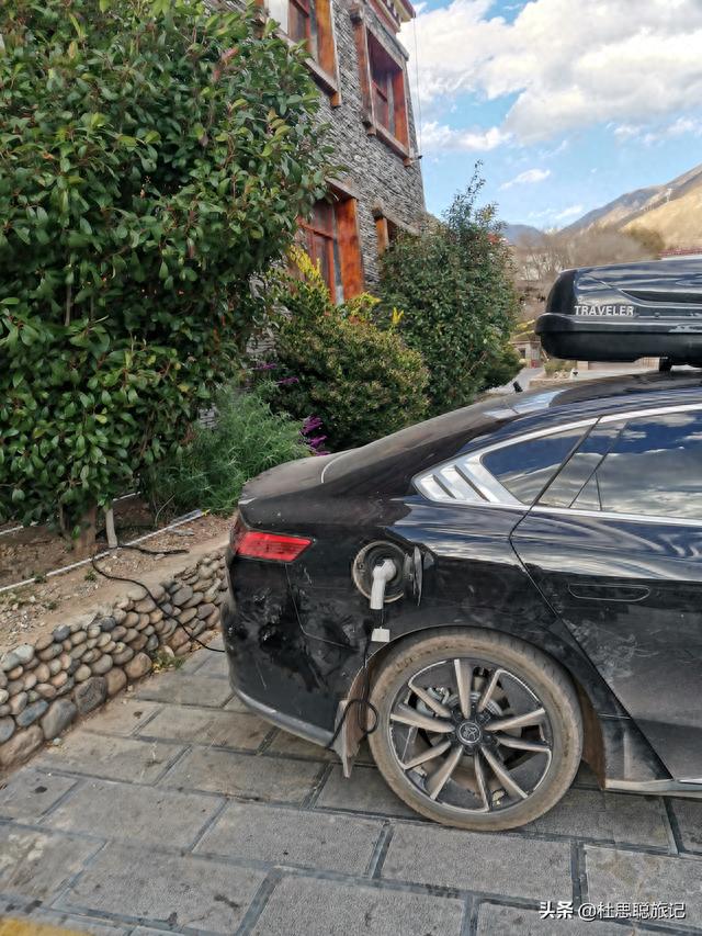 汉EV耗电22爬上红拉山垭口，遇到牛人改装增程式电三轮游全国