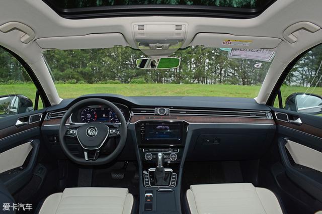 巩固标杆地位 试驾新款一汽-大众迈腾