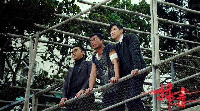 林家栋的《手卷烟》：落魄古惑仔倒卖金钱龟，港片复兴有望