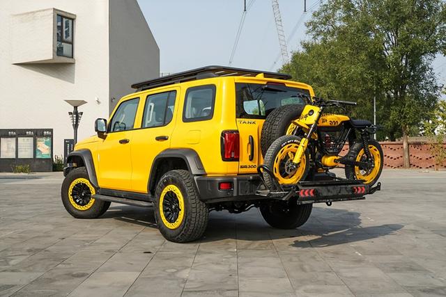 实拍坦克300边境限定版与BUXUS联名纯电越野自行车