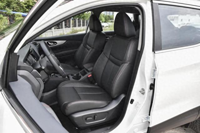 逍客全速段智能导航 紧随同伴不掉队